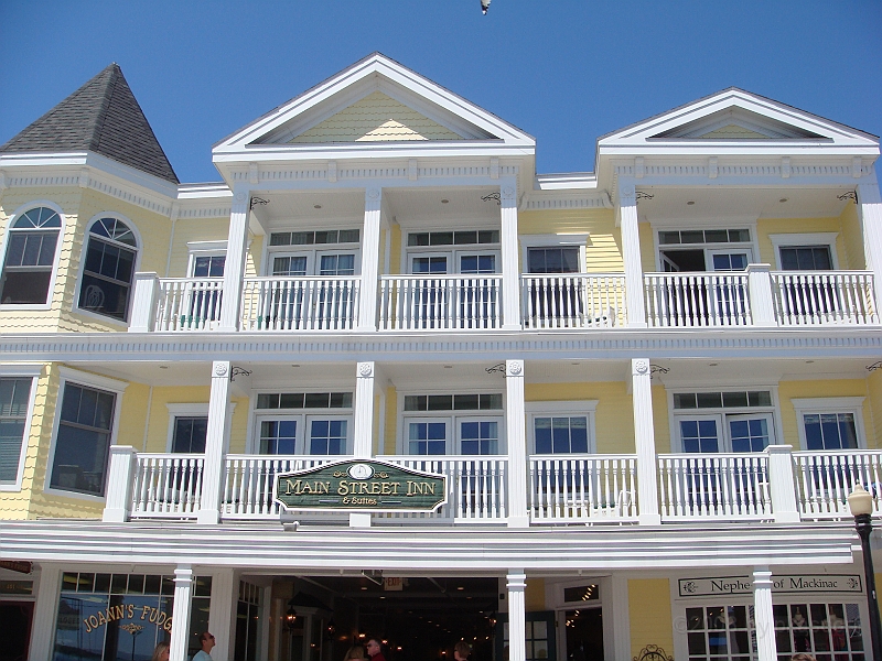 116 Memorial Day [2008 May 23].JPG - Scenes from Mackinac Island.